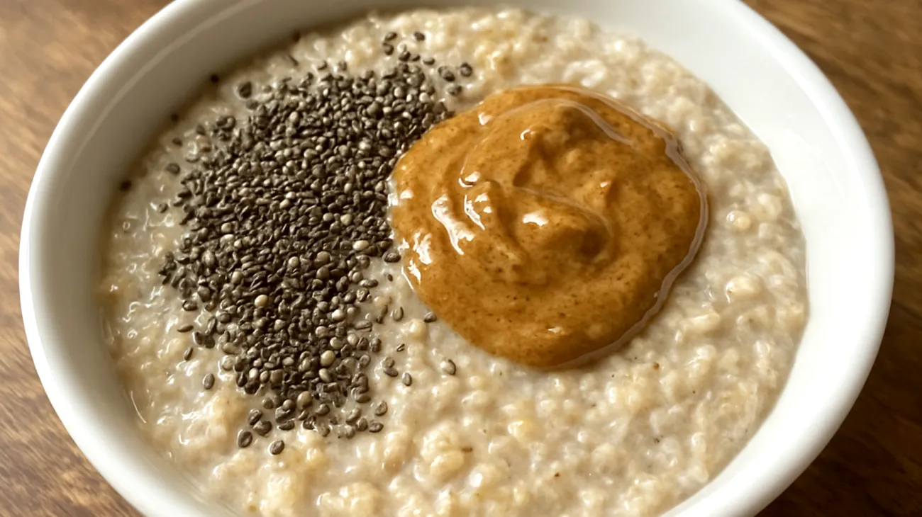 Amaranth-Quinoa-Pudding mit Chiasamen und Mandelmus"